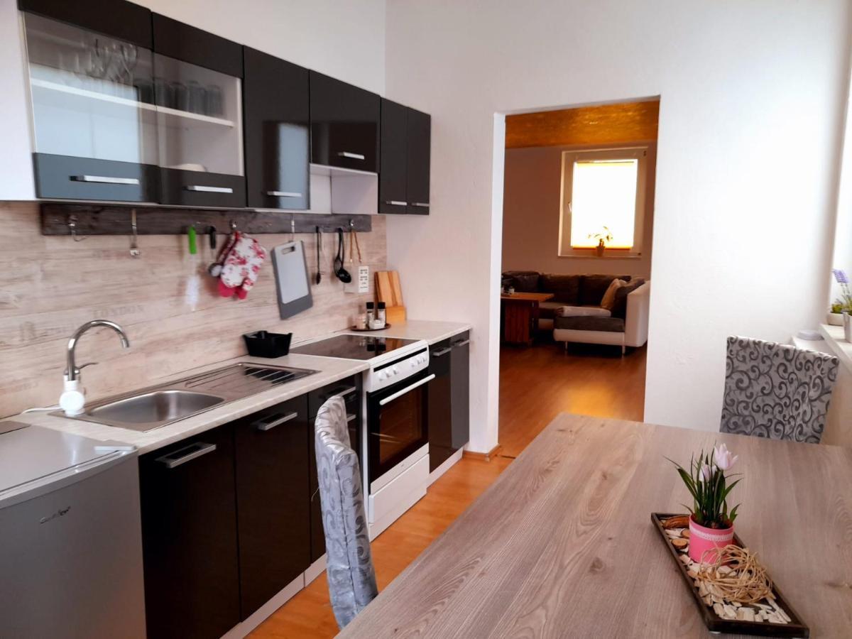 Willkommen In Dem Luftkurort Und Kaesestadt Nieheim Rennstrecke 4Km Entfernt Fewo1 Buitenkant foto